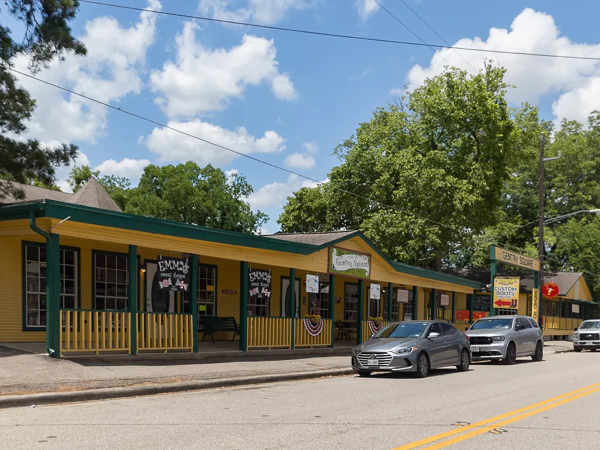 Old Town Spring streetscape, Spring Texas