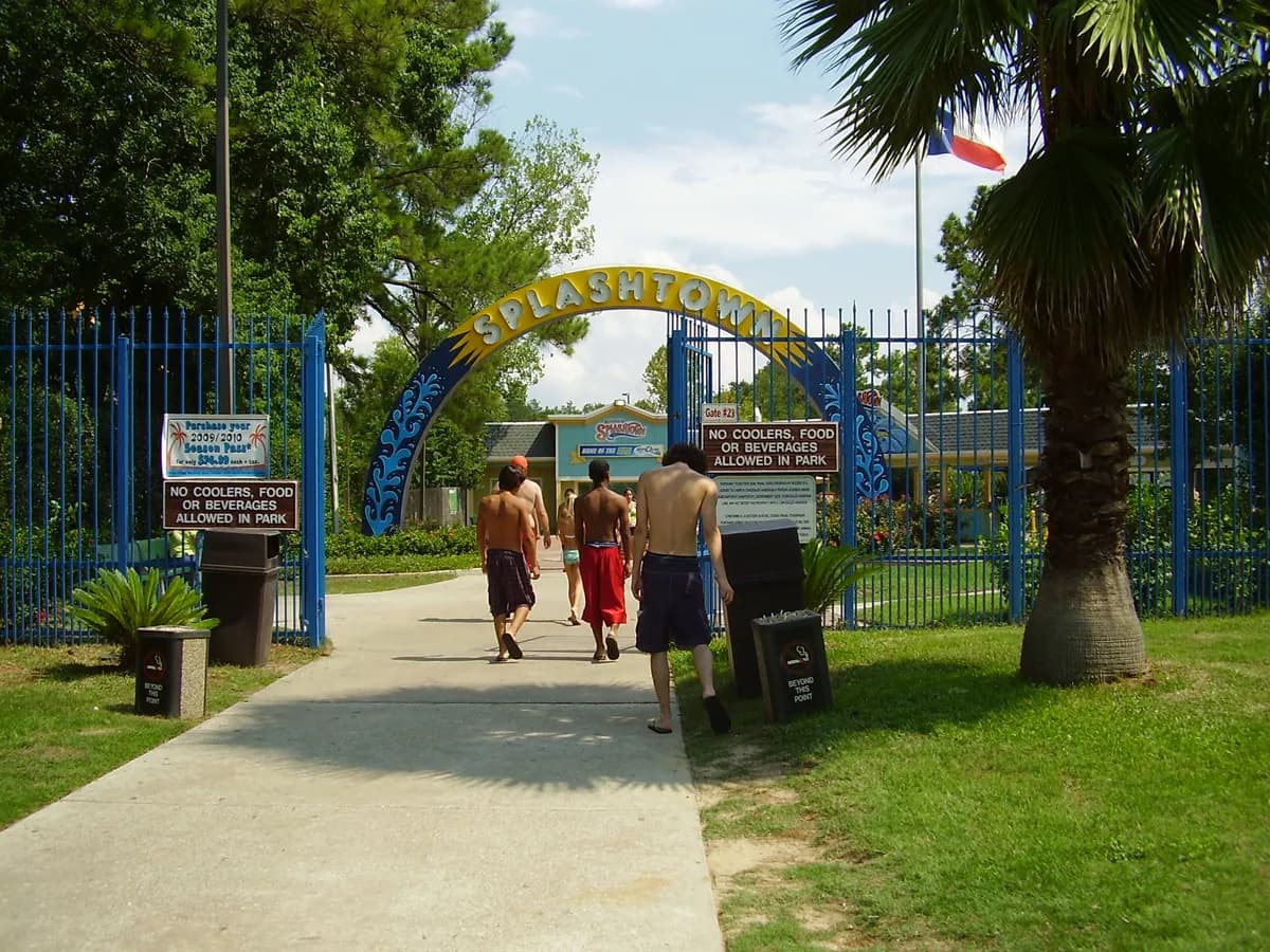Splashtown waterpark, Spring Texas