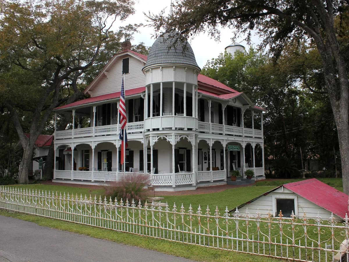 Gruene Mansion (1872), Gruene Texas