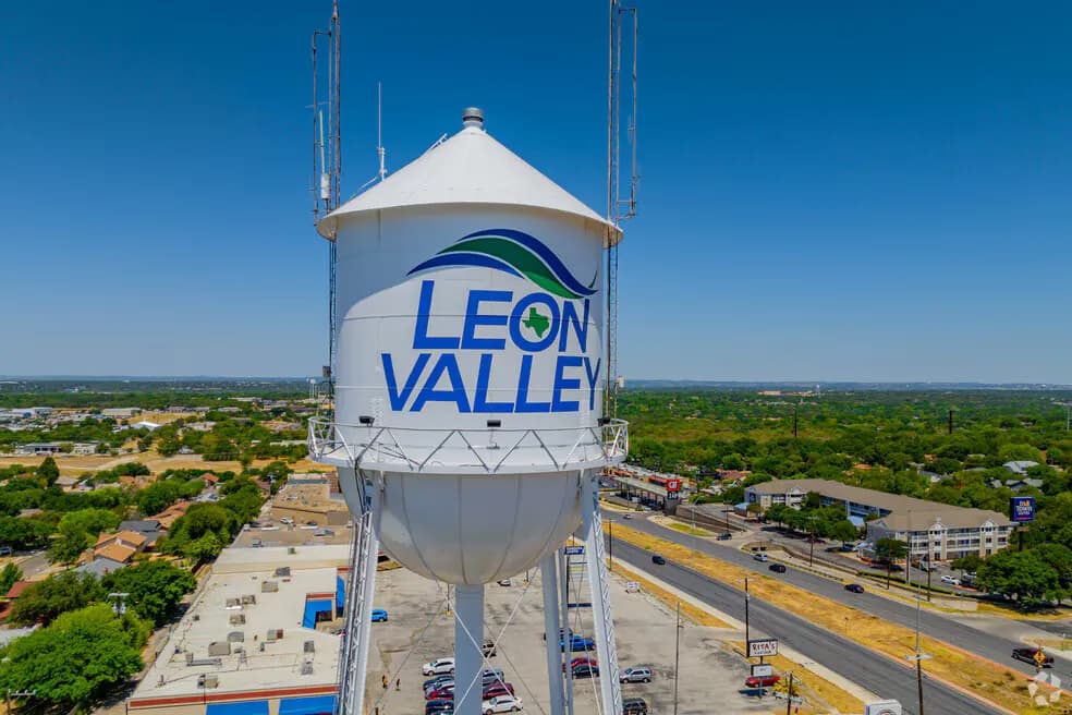 Leon Valley water tower
